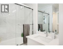 2710 Victor St, Victoria, BC V8R4E4 Photo 26