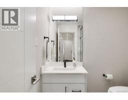 2710 Victor St, Victoria, BC V8R4E4 Photo 33