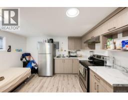 2710 Victor St, Victoria, BC V8R4E4 Photo 46