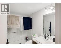 2710 Victor St, Victoria, BC V8R4E4 Photo 48