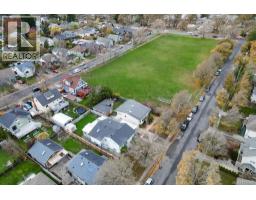 2710 Victor St, Victoria, BC V8R4E4 Photo 49