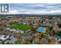 2710 Victor St, Victoria, BC V8R4E4 Photo 62