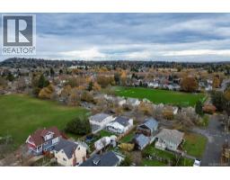 2710 Victor St, Victoria, BC V8R4E4 Photo 65