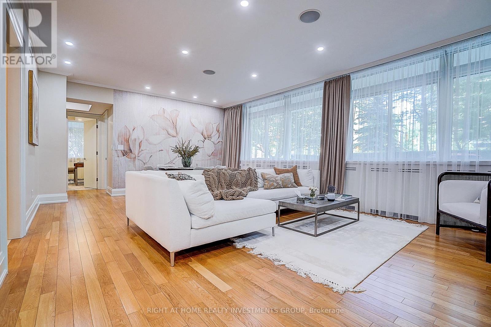 #102 500 AVENUE ROAD - 14