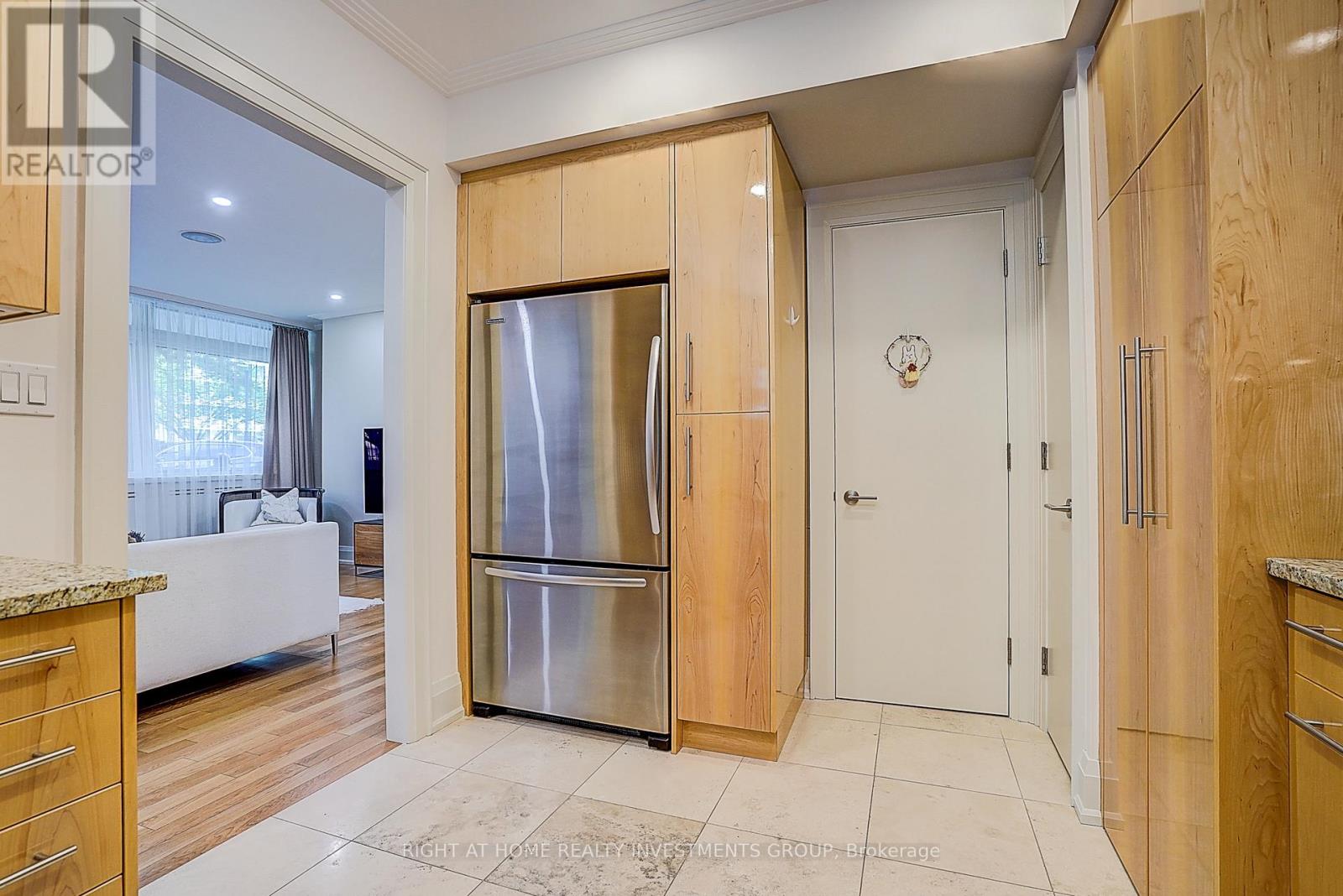 #102 500 AVENUE ROAD - Image 26