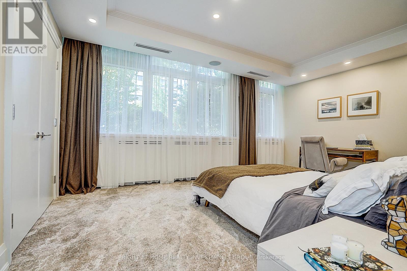 #102 500 AVENUE ROAD - Image 33