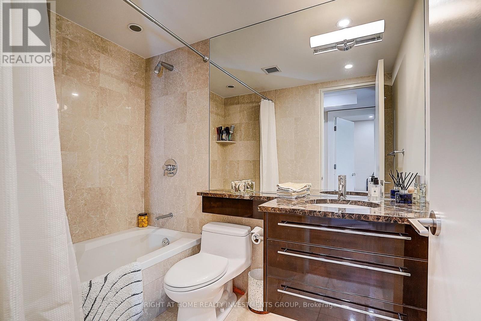 #102 500 AVENUE ROAD - Image 35