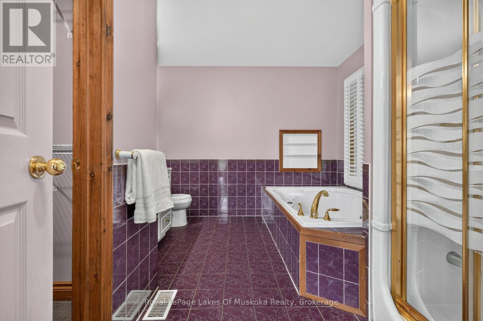 9 SILVER STREET - 13