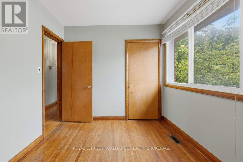 59 CAMPBELL CRESCENT - 14