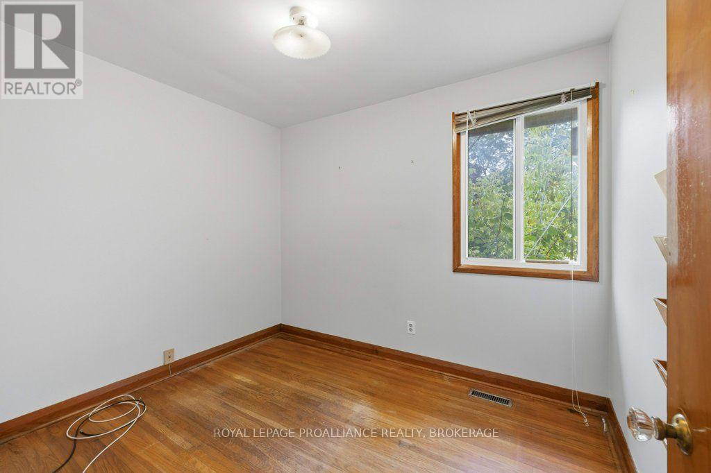 59 CAMPBELL CRESCENT - 15