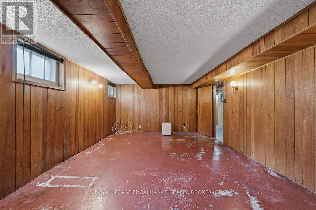 59 CAMPBELL CRESCENT - 24