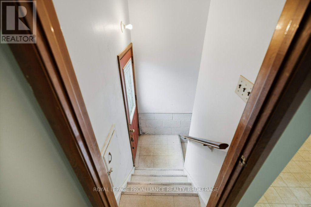 59 CAMPBELL CRESCENT - 29