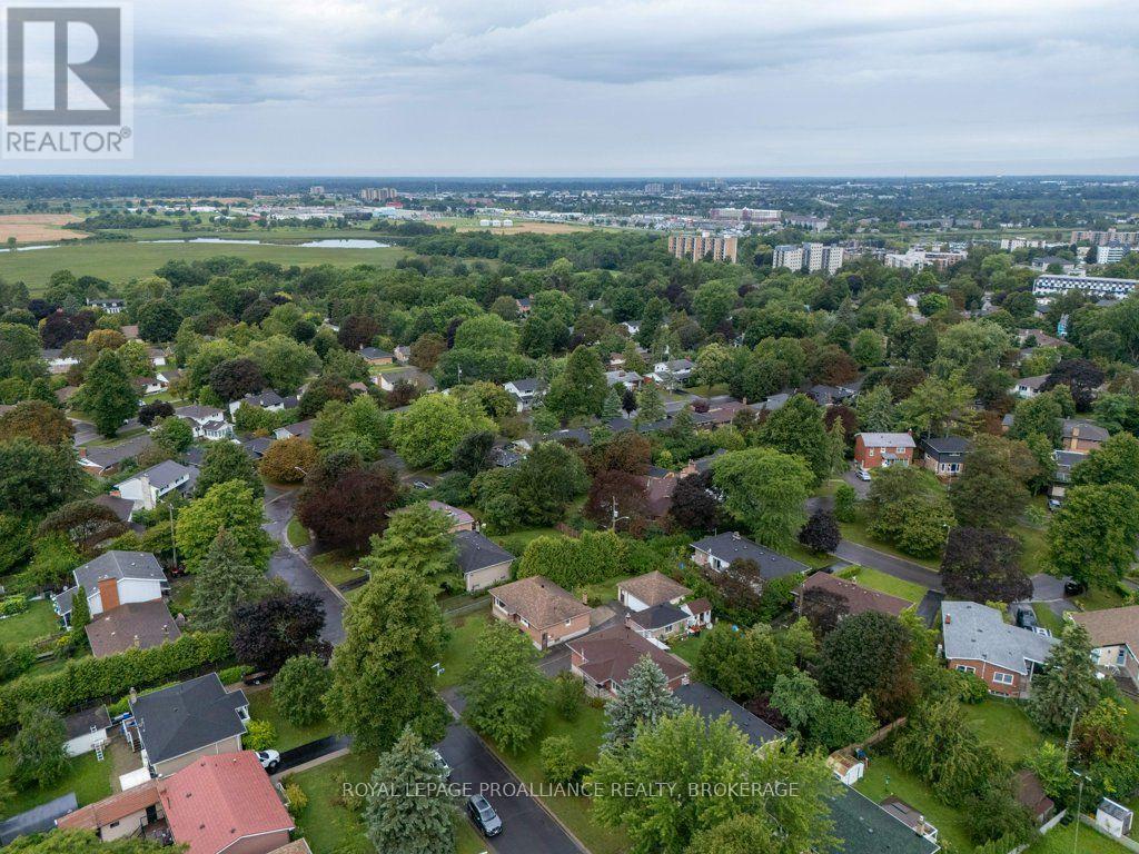 59 CAMPBELL CRESCENT - 41