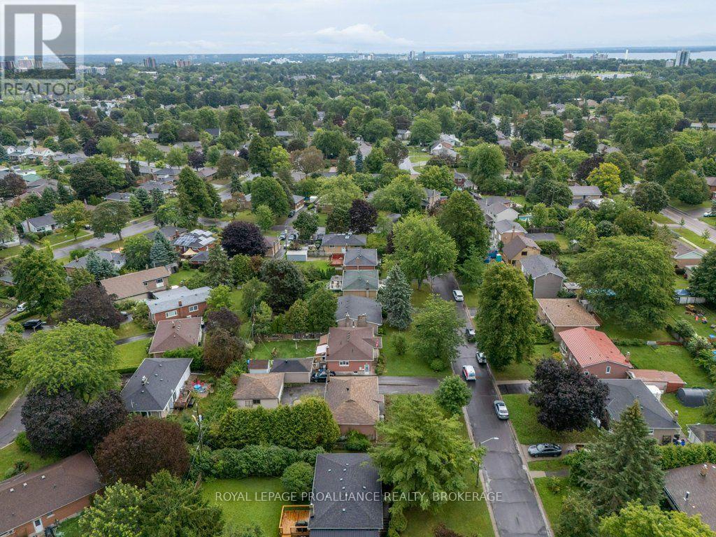 59 CAMPBELL CRESCENT - 45
