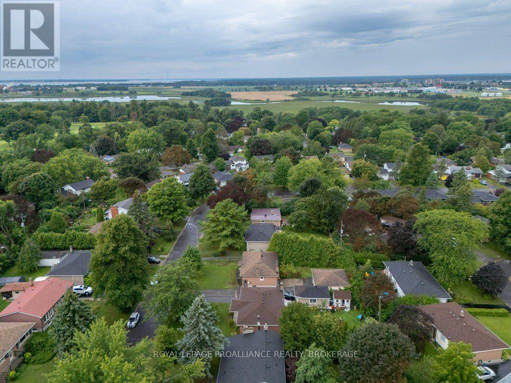 59 CAMPBELL CRESCENT - 46