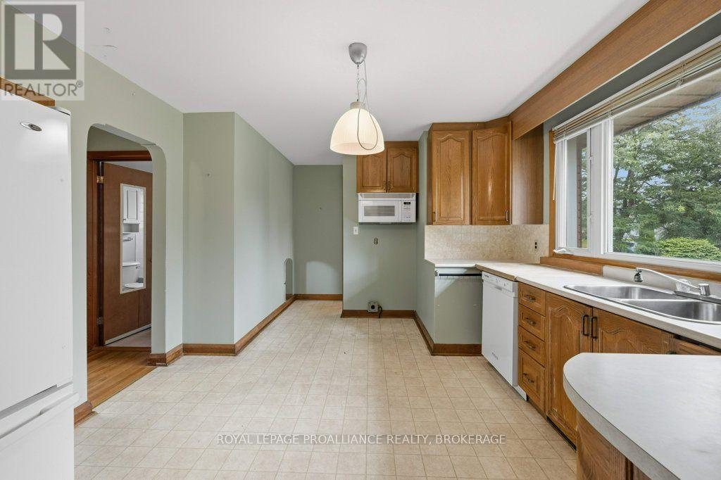 59 CAMPBELL CRESCENT - 8