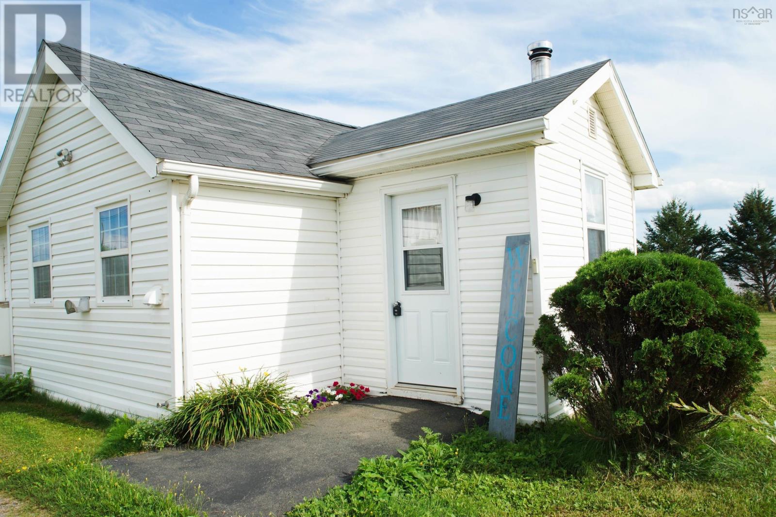 4606 Highway 2 - 3