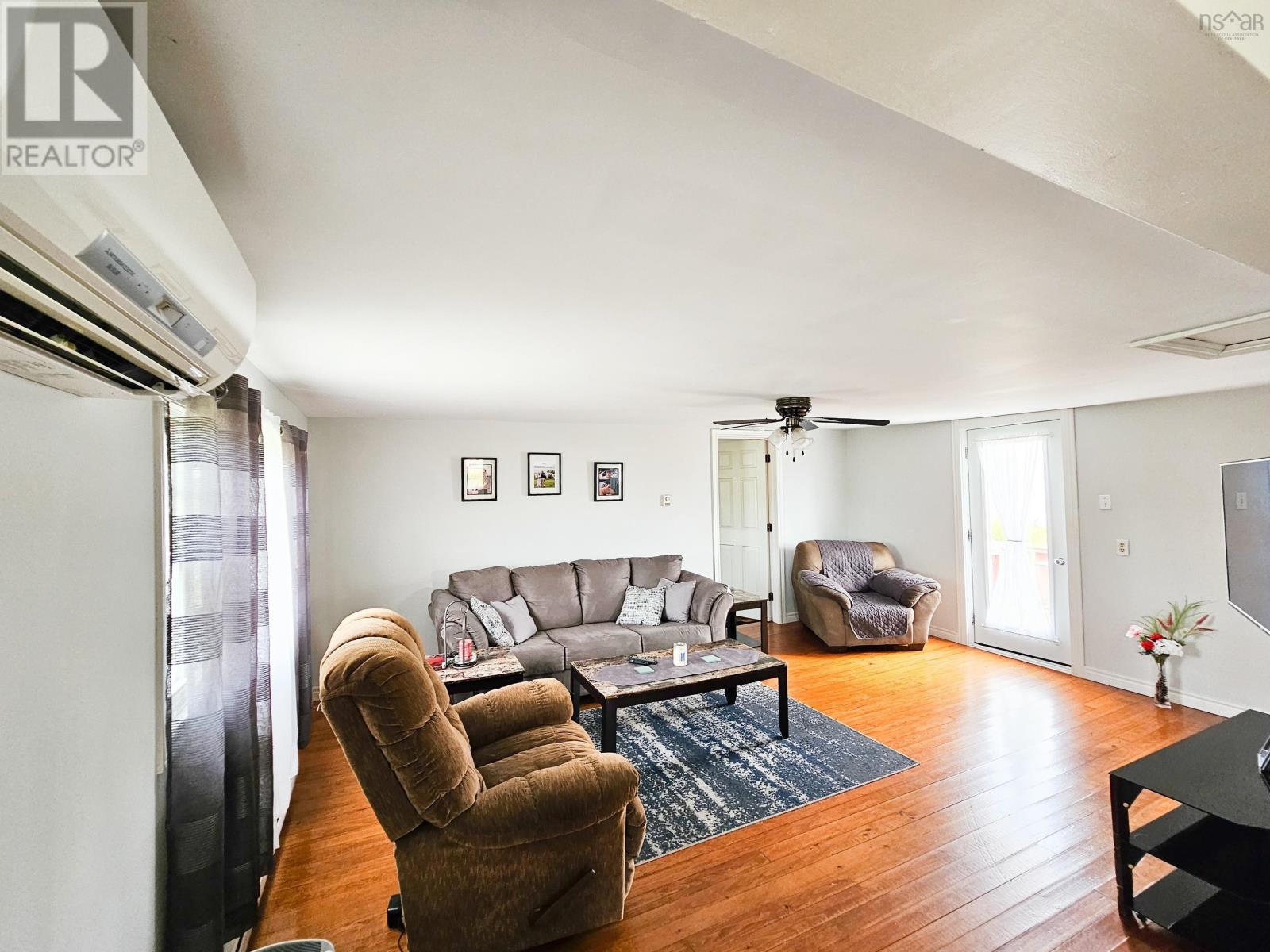 4606 Highway 2 - 7