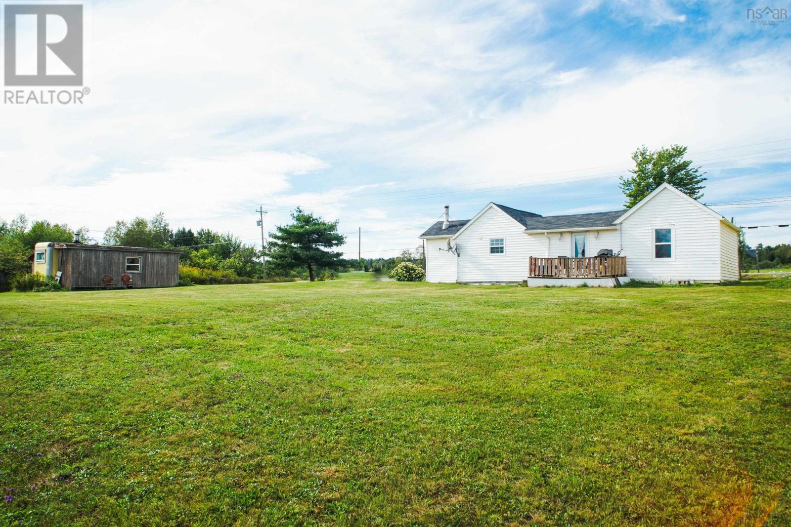 4606 Highway 2 - Image 23