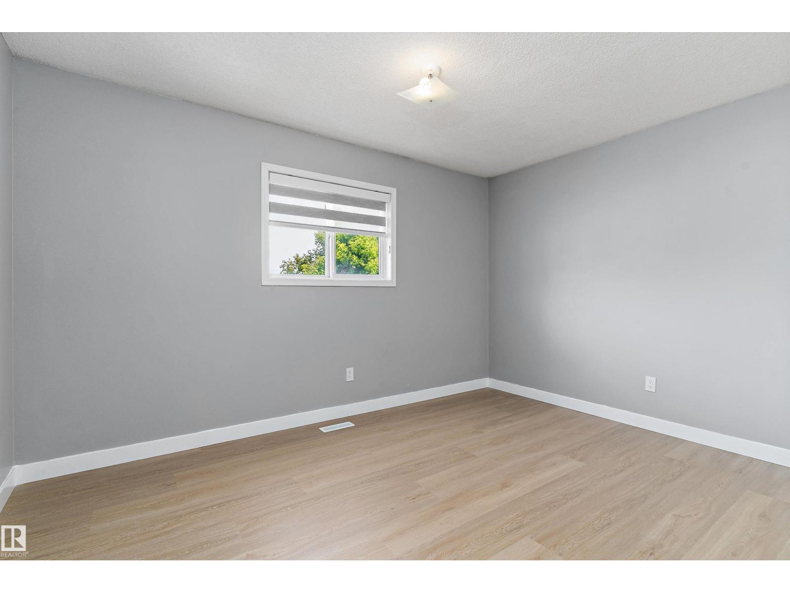 14707 33 ST NW - 29