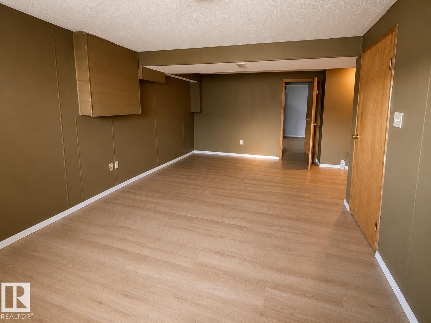 14707 33 ST NW - Image 32