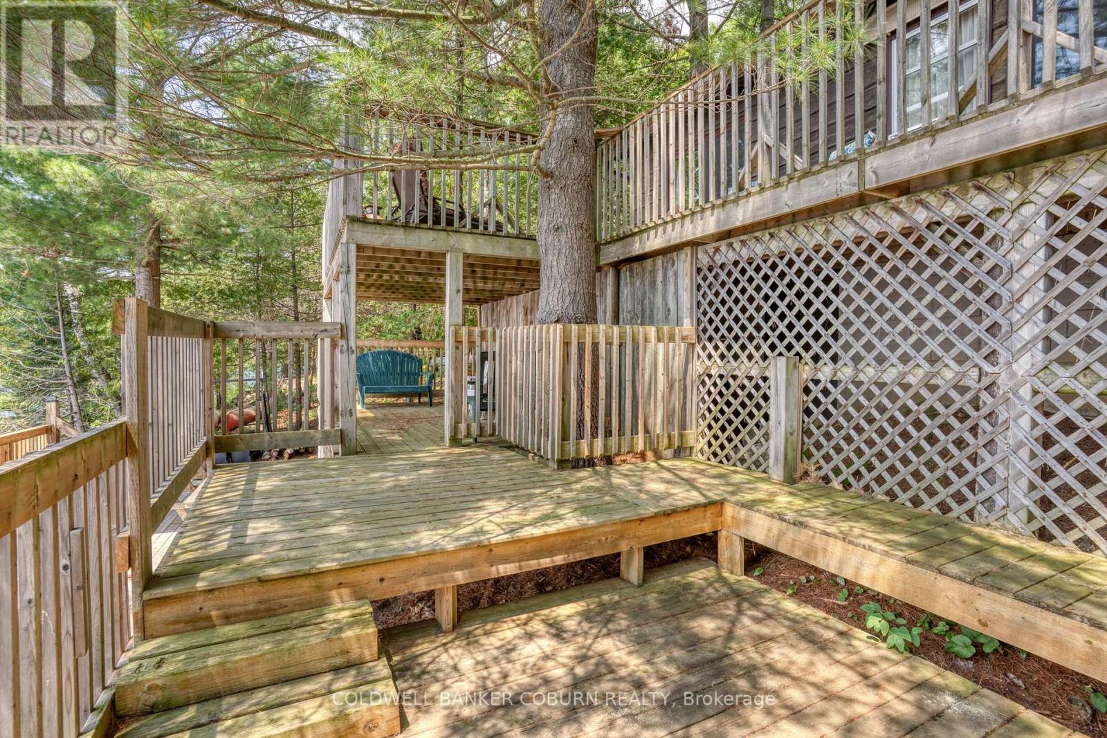 1015 OAK LANE N - Image 28