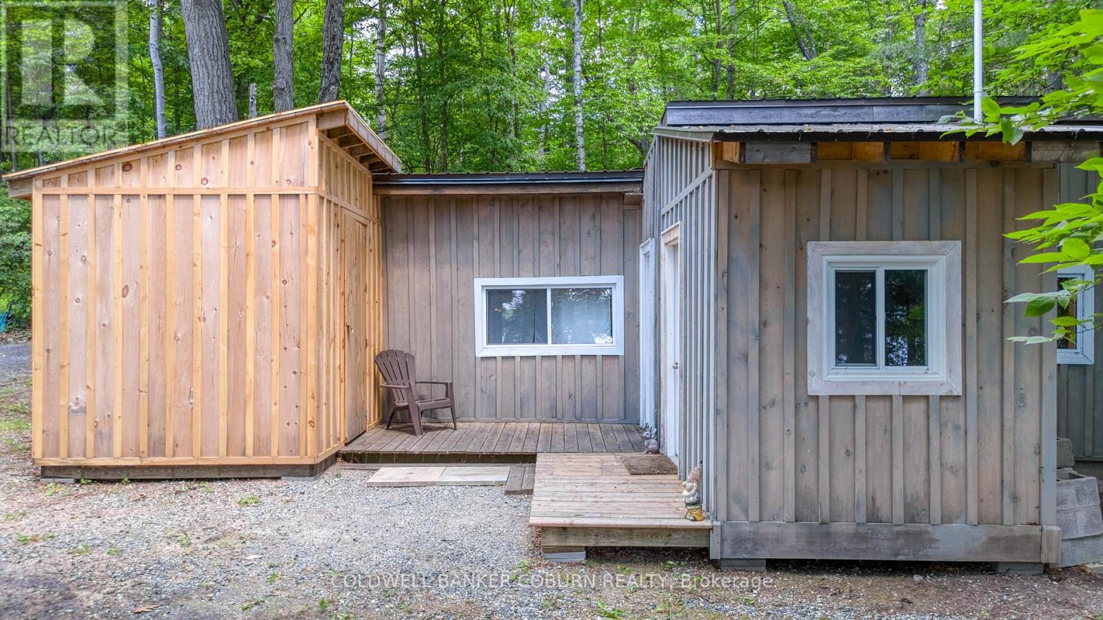 1015 OAK LANE N - Image 38