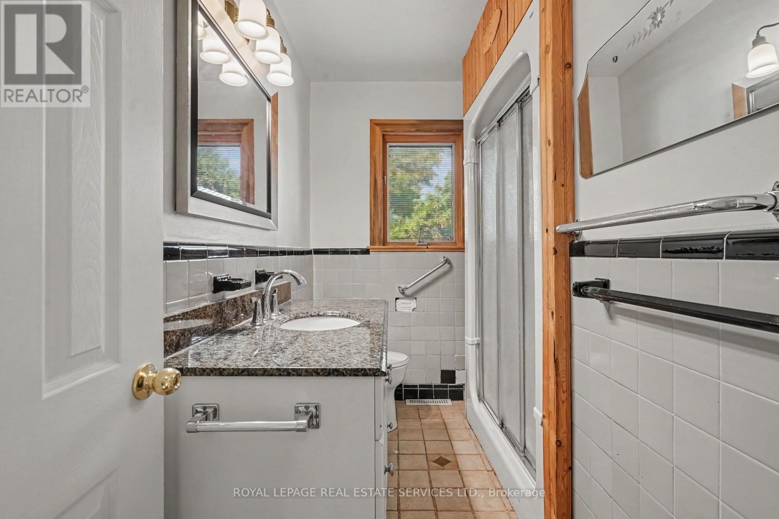 647 BURNHAMTHORPE ROAD - Image 22