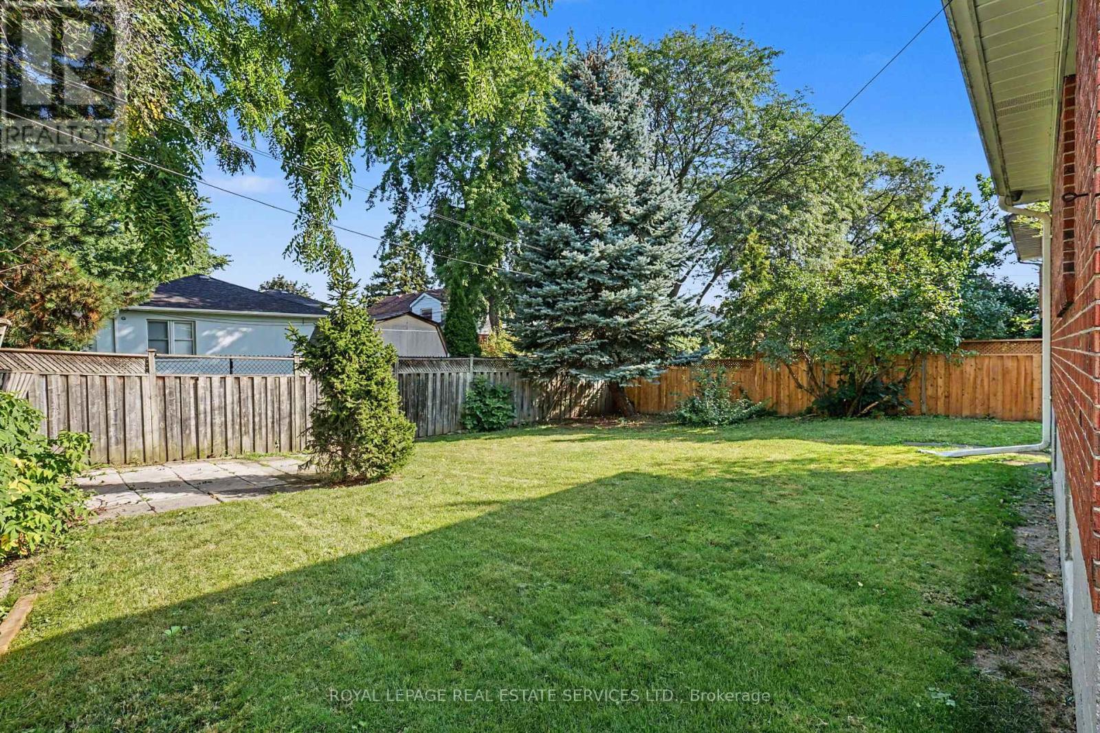 647 BURNHAMTHORPE ROAD - 43