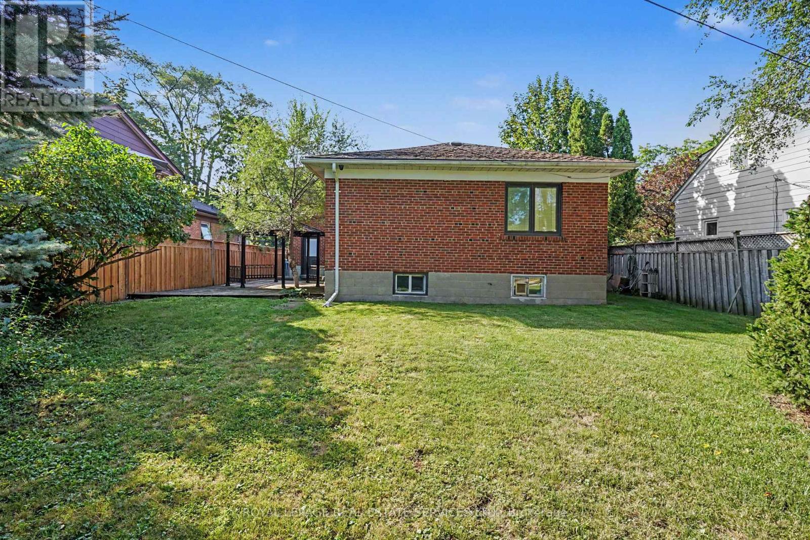647 BURNHAMTHORPE ROAD - Image 44