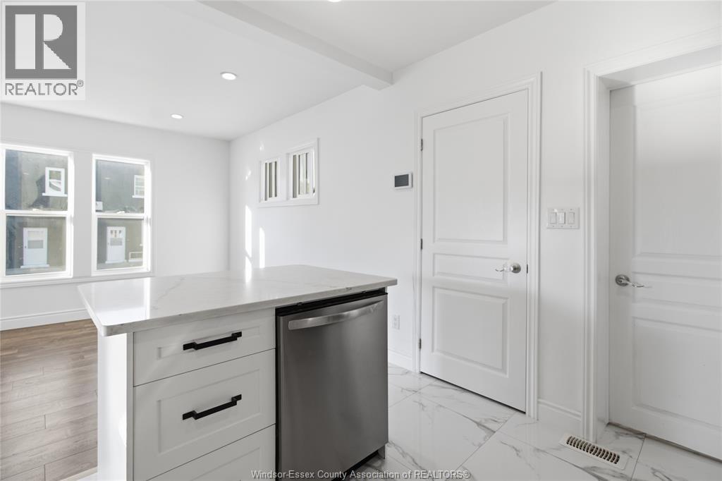 1597 PELISSIER STREET - 11