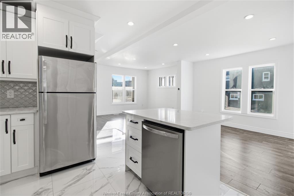 1597 PELISSIER STREET - 15
