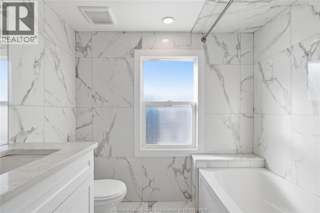 1597 PELISSIER STREET - 25