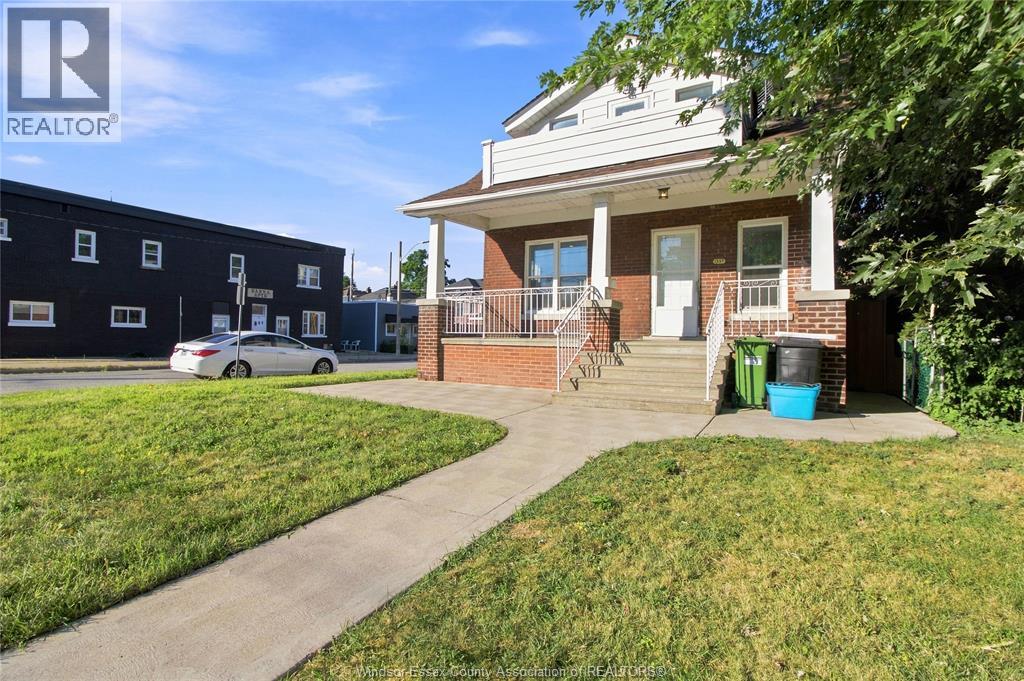 1597 PELISSIER STREET - 3