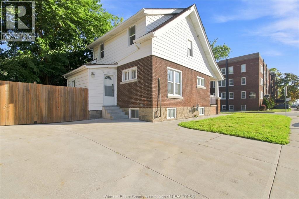 1597 PELISSIER STREET - 4