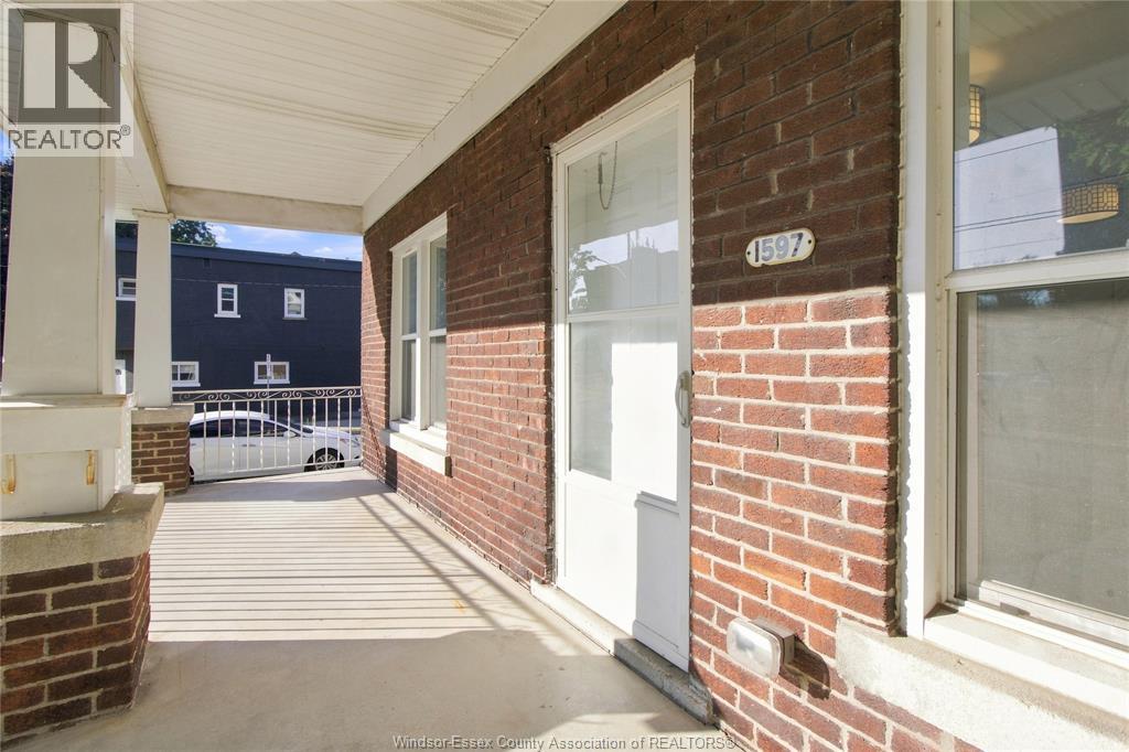 1597 PELISSIER STREET - 5