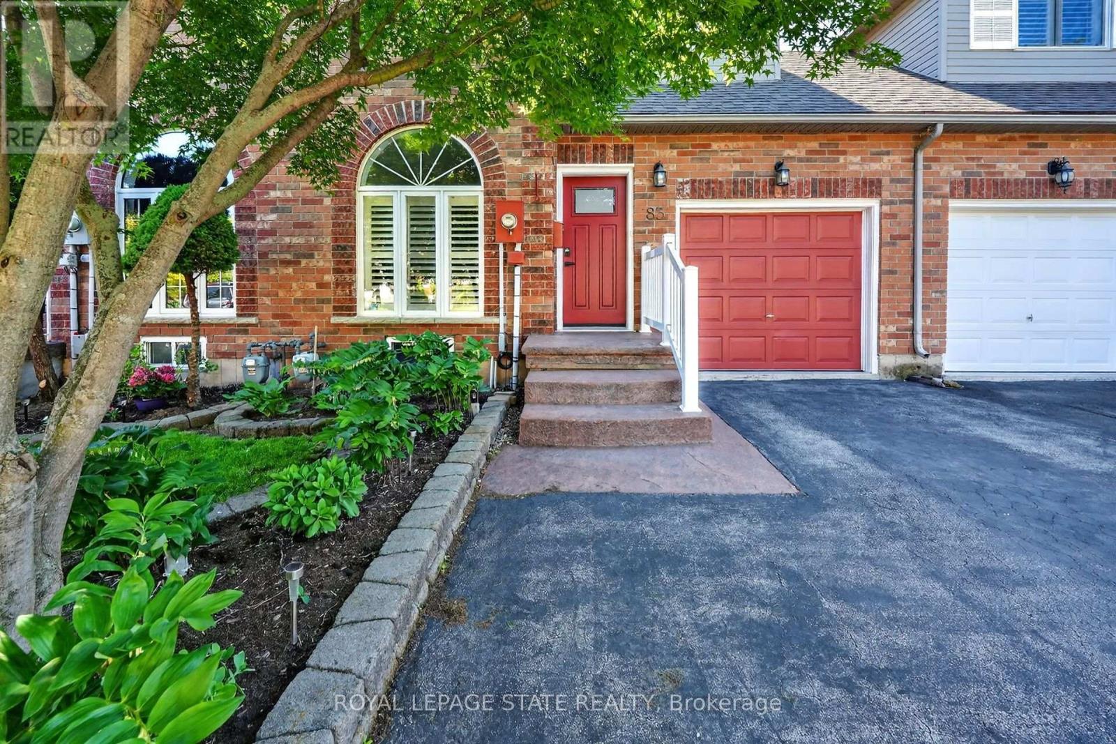 83 MORRISON CRESCENT - 4
