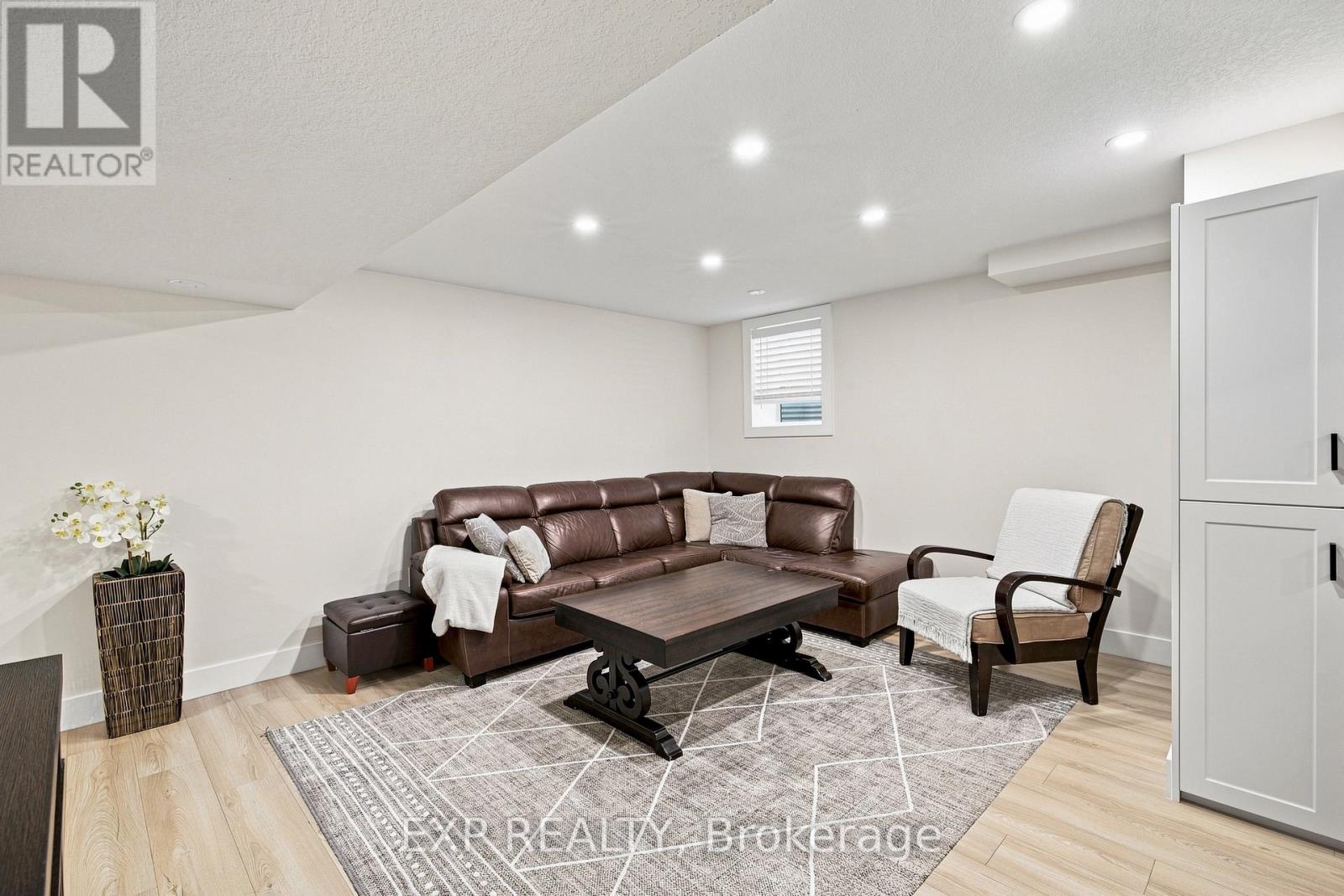 62 CORFIELD DRIVE - 42