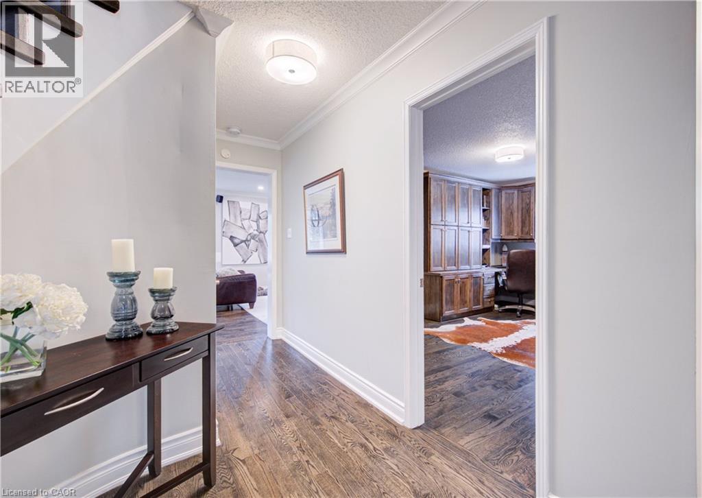 7 STOCK Court - 10