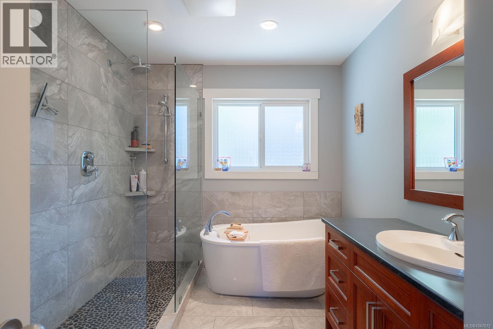 2373 Anderson Ave - Image 25
