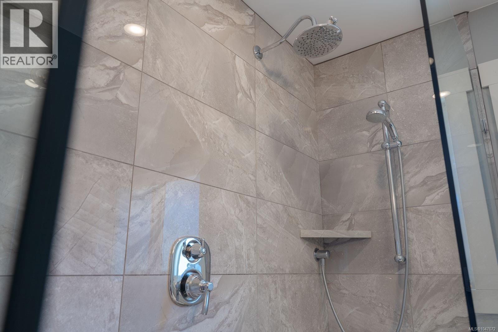 2373 Anderson Ave - Image 26