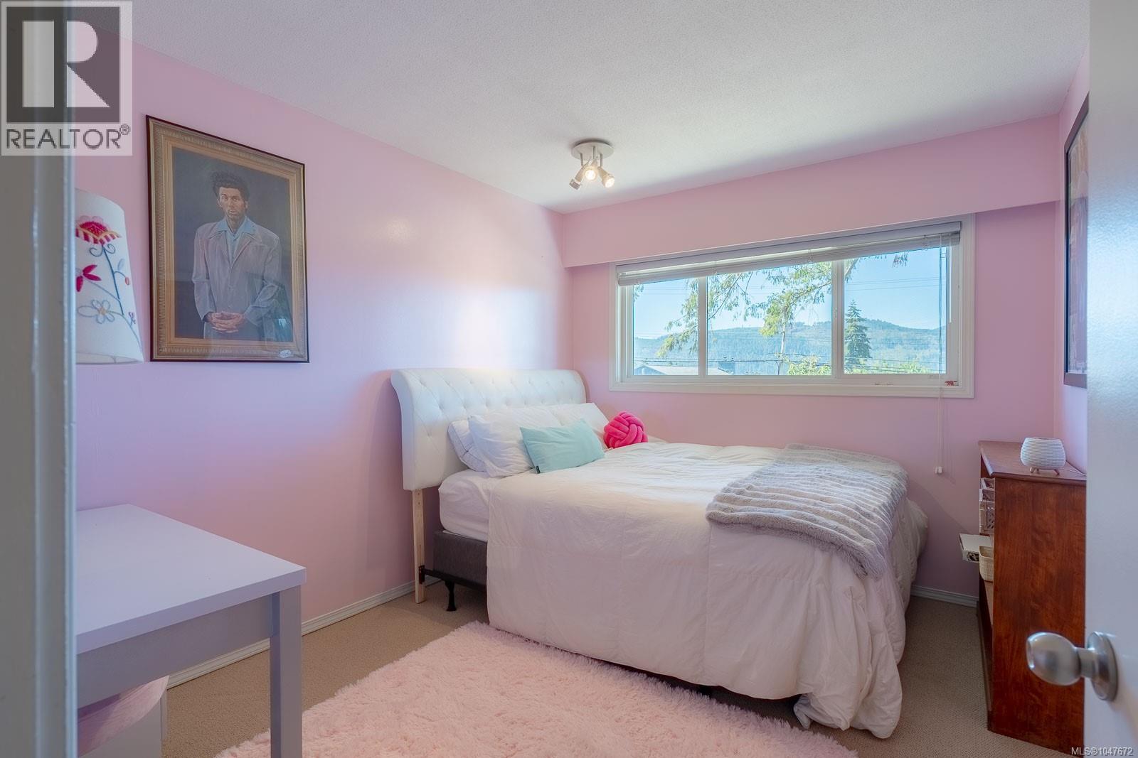 2373 Anderson Ave - Image 29