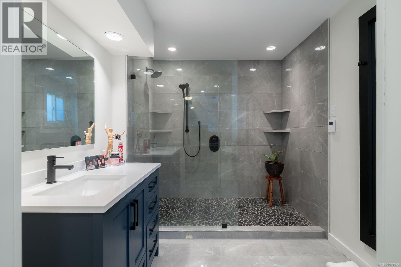 2373 Anderson Ave - Image 32