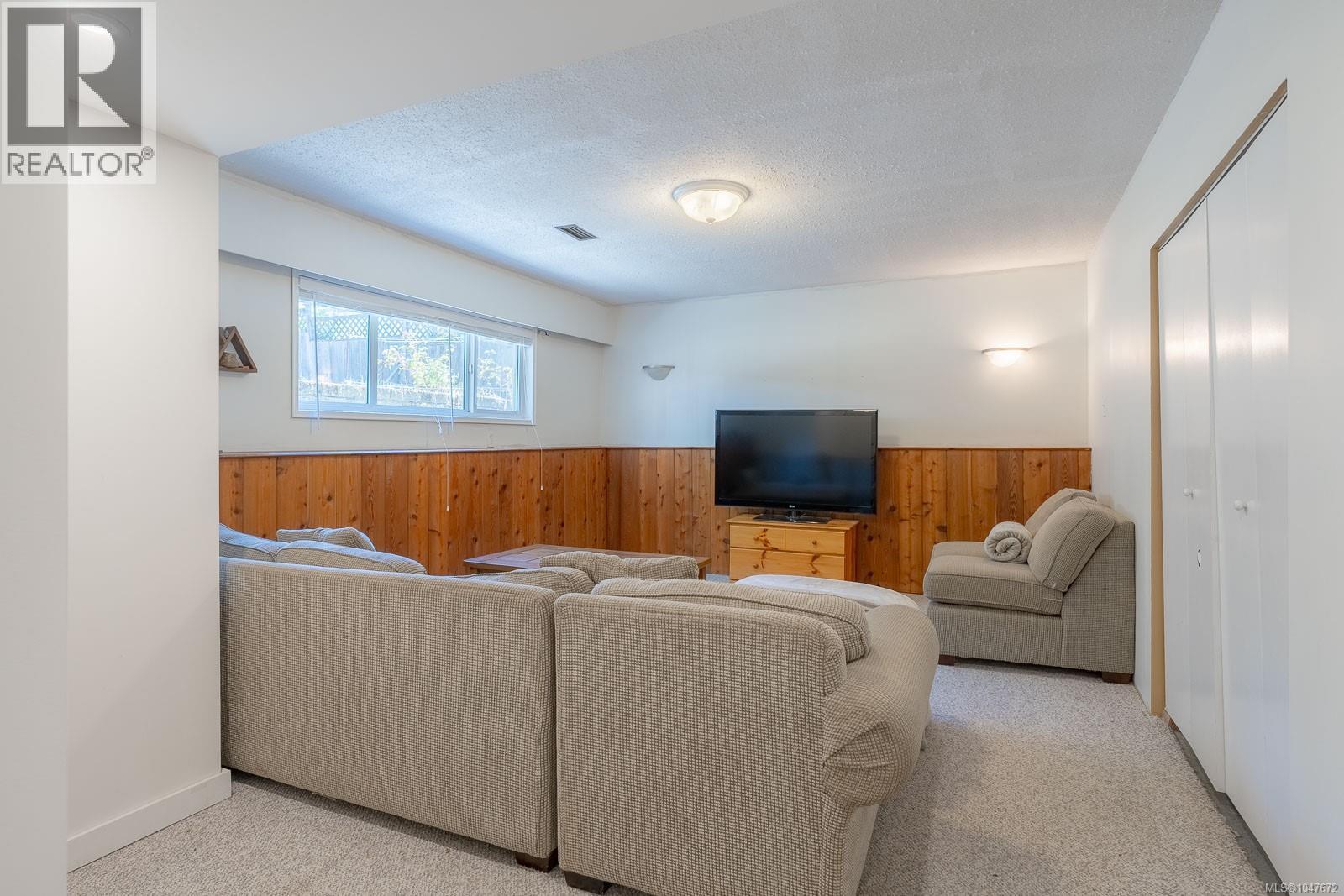 2373 Anderson Ave - Image 35