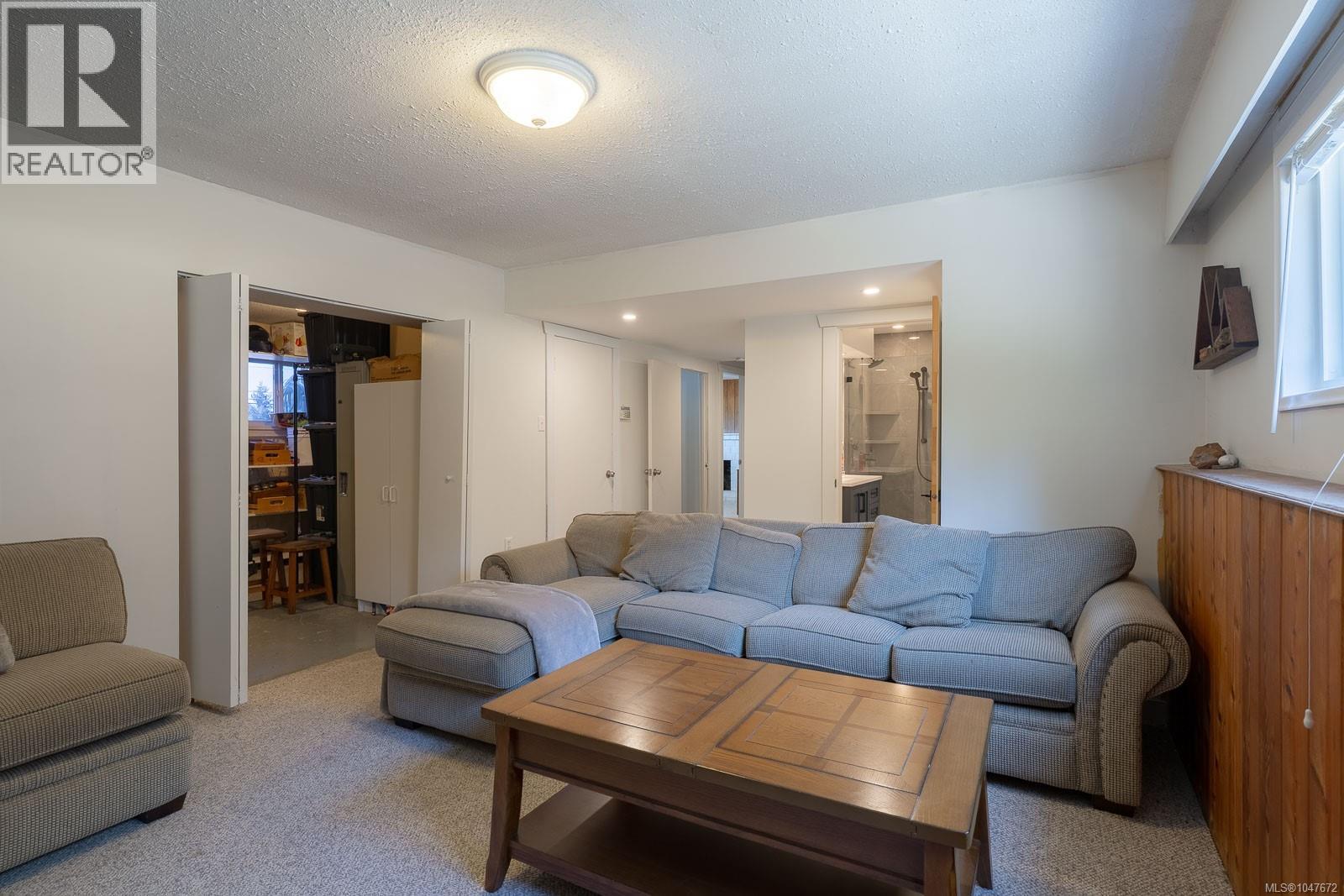 2373 Anderson Ave - Image 36