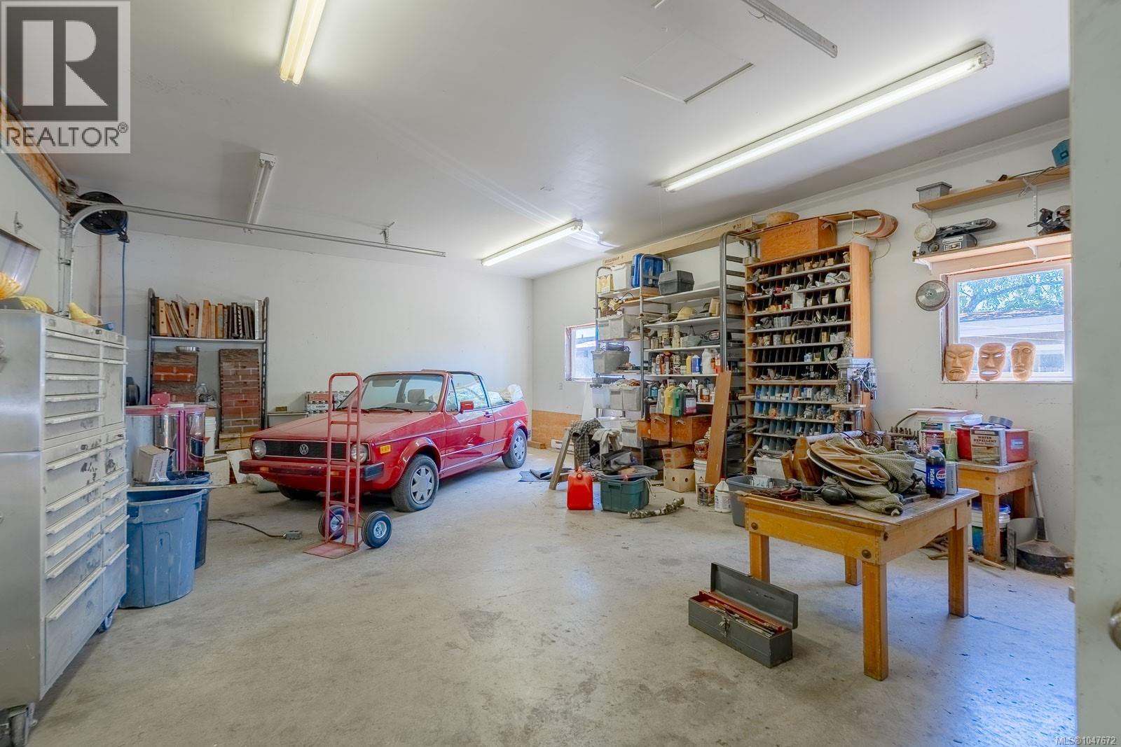 2373 Anderson Ave - Image 42
