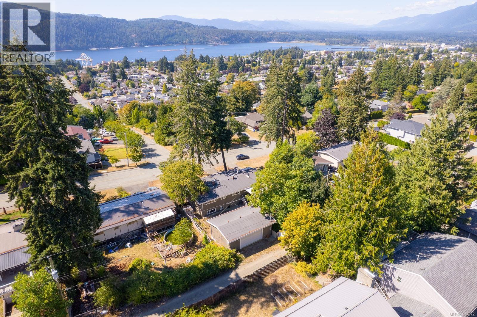 2373 Anderson Ave - Image 55