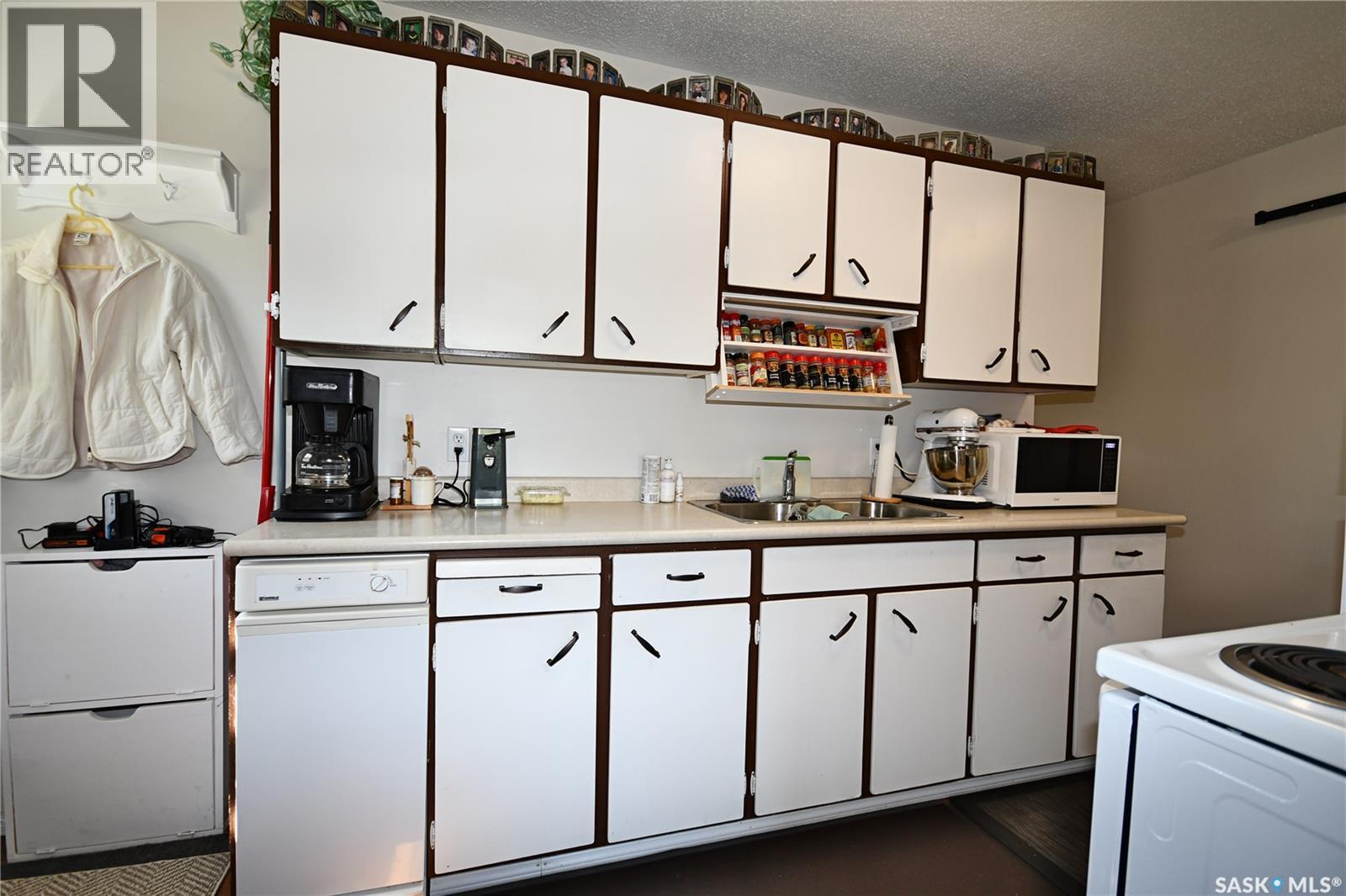 110 7th AVENUE S - 14