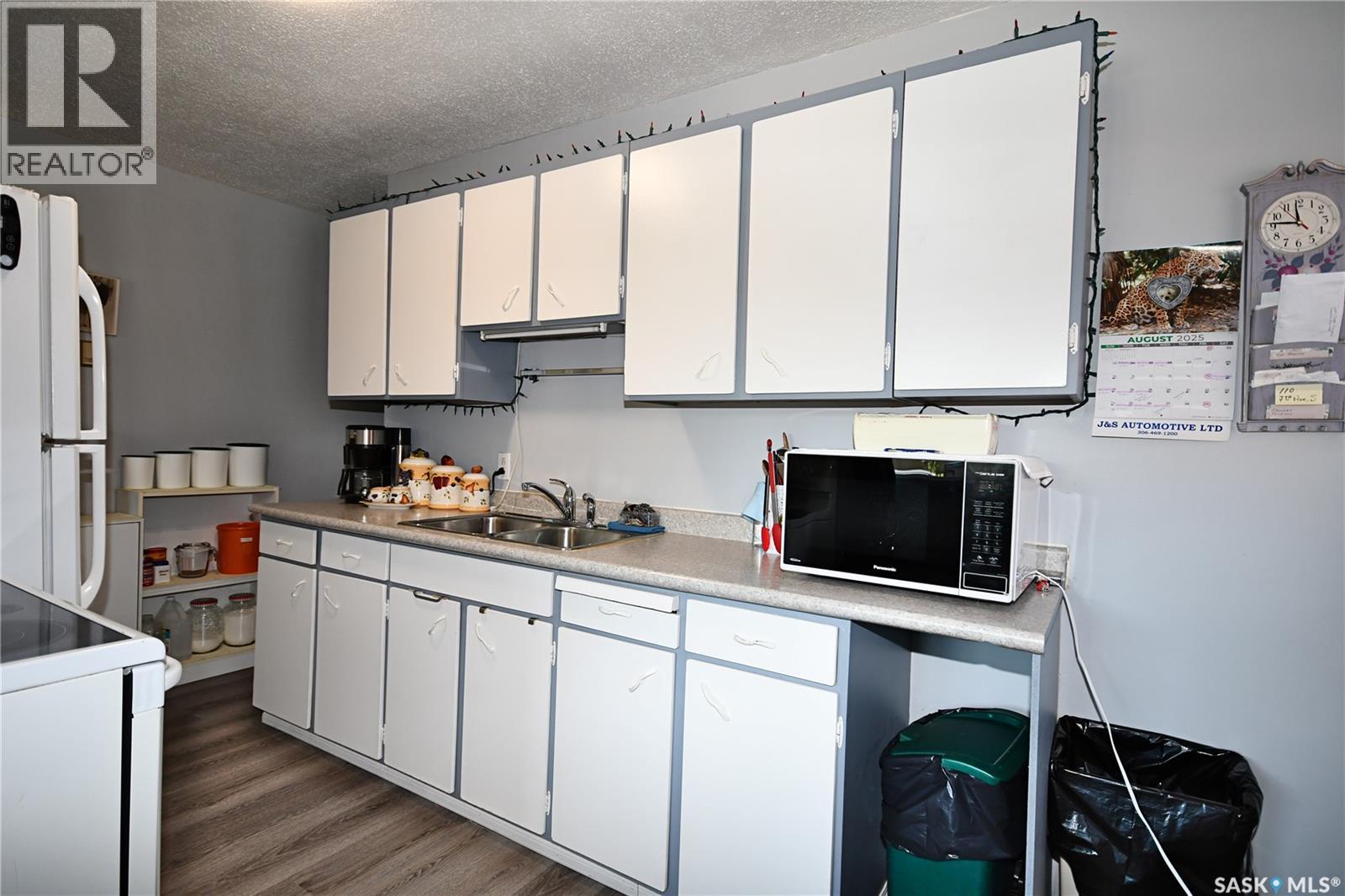 110 7th AVENUE S - Image 24