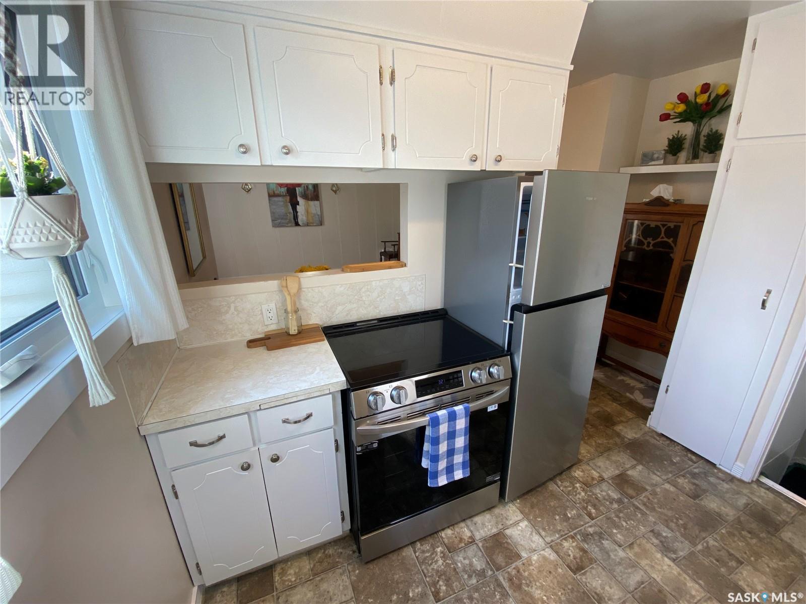 157 Broadway STREET W - 3